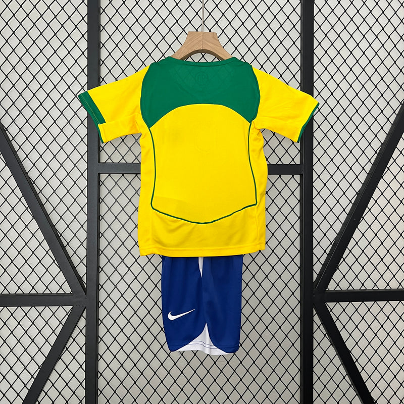 Conjunto Infantil Brasil  2004 - Home