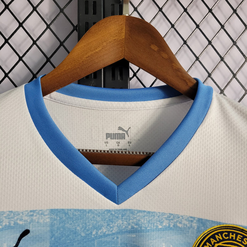 CAMISA DO MANCHESTER CITY 22/23 AZUL E BRANCO COMEMORATIVA - VELOP SPORTS